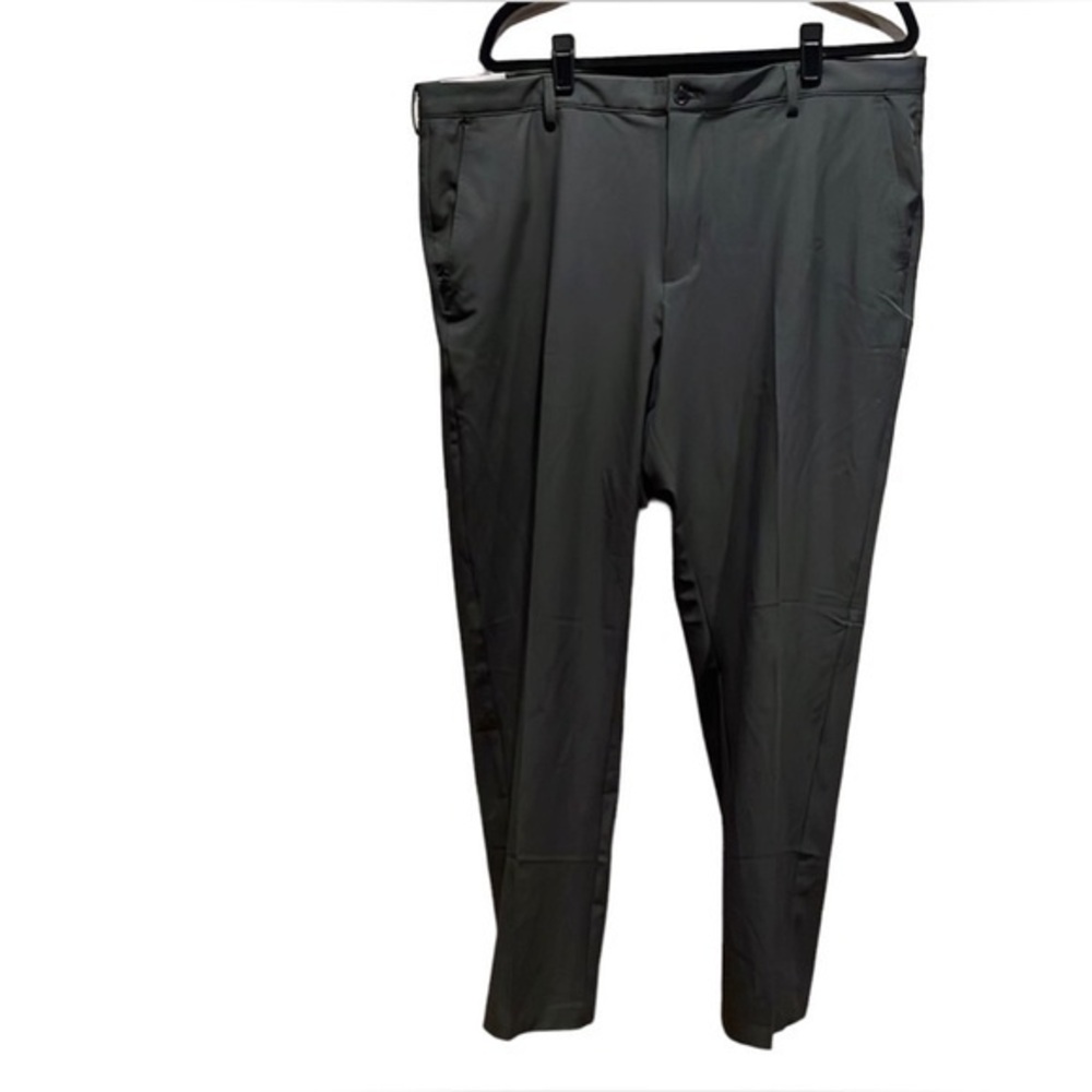 New Greg Norman Men’s Performance Pants Slacks Size 40 x 30 NWT